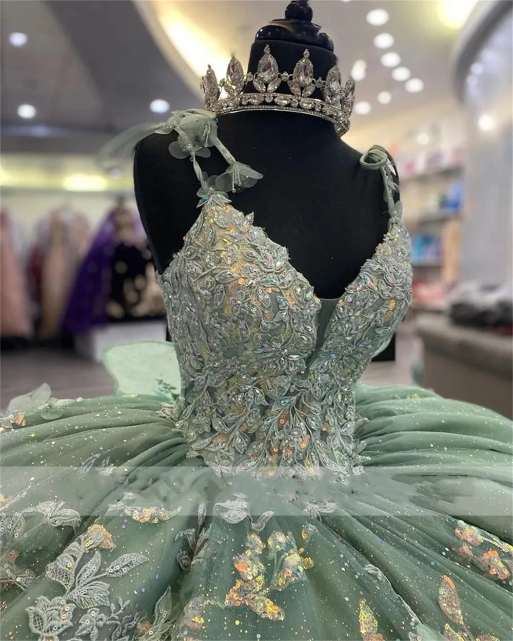 Spaghetti Sage Green Quinceanera Dresses With Bow Back Lace-Up 2024 Glitter Sequins Lace Appliques Ball Gown Sweet 16 Dress Vestidos De 15 Anos Corset