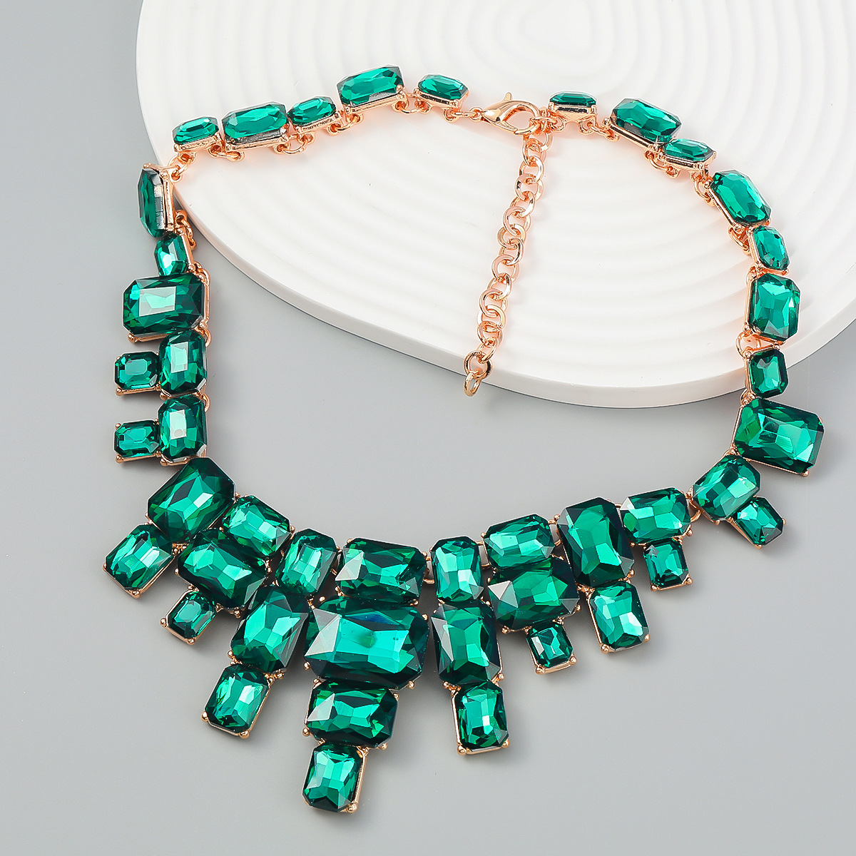 Chokers Spring Style Green Crystal Big Bib Necklace Fashion Statement Round Oval Square Glass Crystal Chain Jewelry Exaggerated