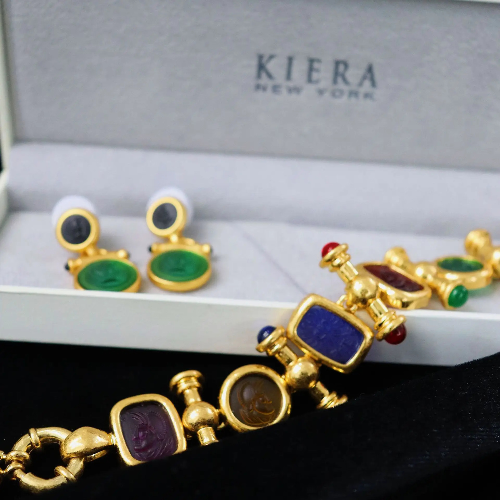 Vintage Antique Jewelry Glazed Cameo Enamel Gorgeous High-end Bracelets Plating Old Craftsmanship Production Wholesale 240625