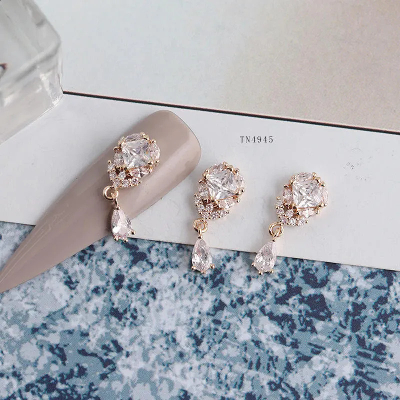 10pcslot TN4945 Crystal Zircon Flower Drop Pendant Nail Art Rhinestones Nails Accessories Nail Art Decorations 3D Nail Charms 240701
