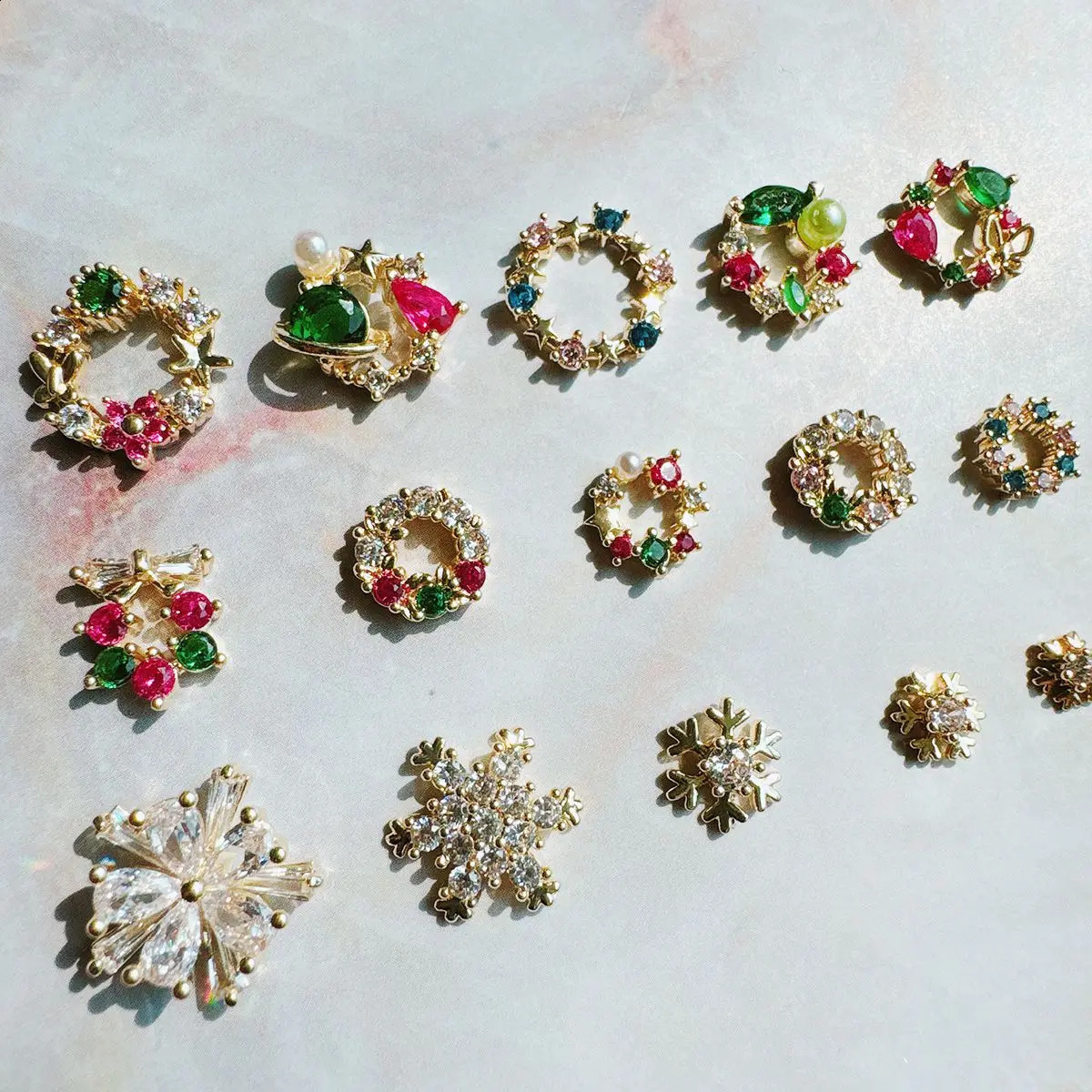 10pcs Zircon Alloy Christmas Wreath Snowflakes Nail Art Pearl Metal Manicure Nails Accessories DIY Decorations Supplies Charms 240701