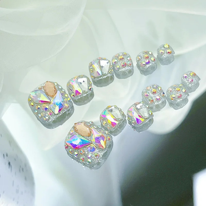 24pcs Colorful Diamond Fake ToeNails Short Square Summer Aurora Silver Sparkling False ToeNails Press On Manicure Feet Nail Tips 240701
