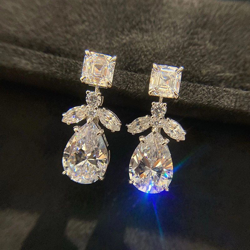 2024 Elegant Sparkling Dangle Earrings Luxury Jewelry 925 Sterling Silver Water Drop Pear 5A Cubic Zircon CZ Diamond Gemstones Party Eternity Women Ea