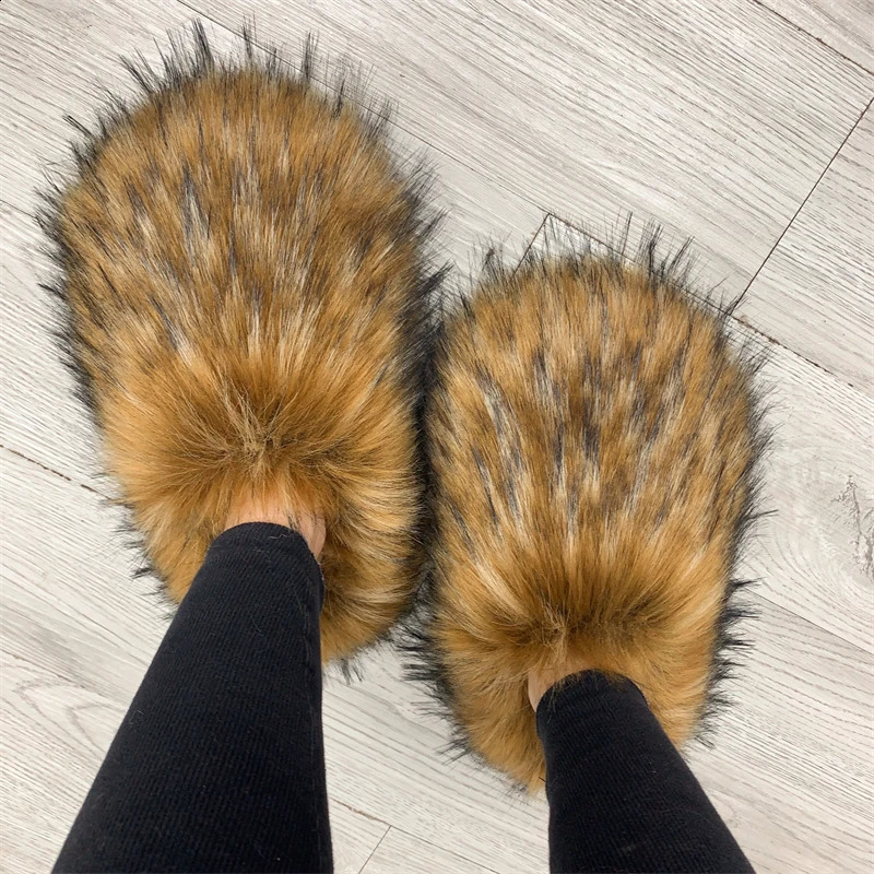 Luxury fur slider womens open toe raccoon fur slider womens flat bottom half slider Woo Spikes 240701