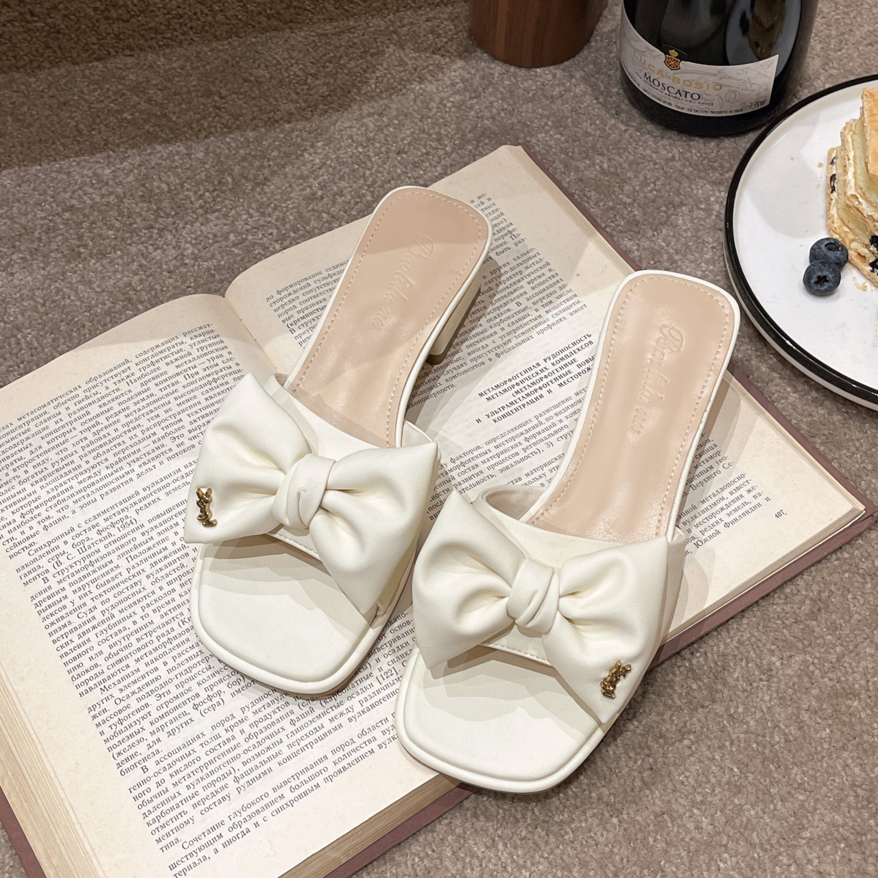 Gentle wind block heel bow sandals women's 2024 spring summer new French style wear slip-flops out with skirt