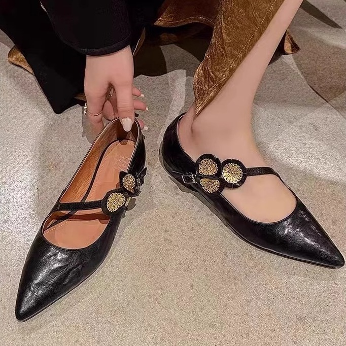 Versatile flat heel new flat shoes 2024 small size straight strap women's singles spring women's singles shoes Black
