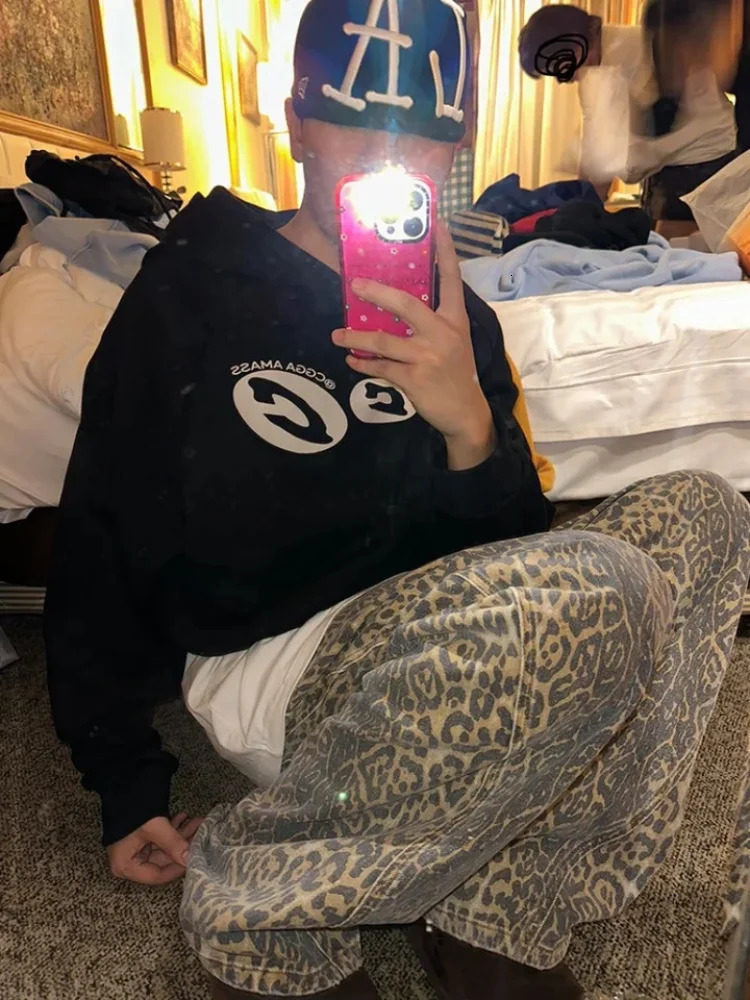 Y2k Leopard Jeans Pants Men Oversized Panther Print Jean Wide Leg Pant Fashion Trendy Retro Loose Man Hipop Baggy Jean Trousers 240701