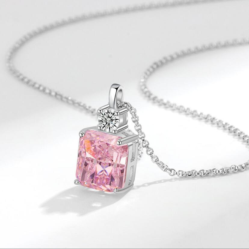 Chic Square Pendant: Exquisite Aquamarine Moissanite Sterg Sier Necklace