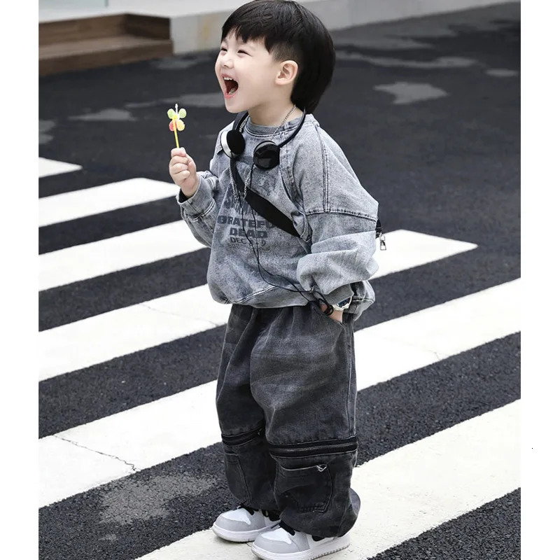 Boys Summer Autumn Sweatshirt Jeans Two-piece Sets Korean Style Streetwear Personalized Washable Old Round Neck Cowboy Pant Set 240701