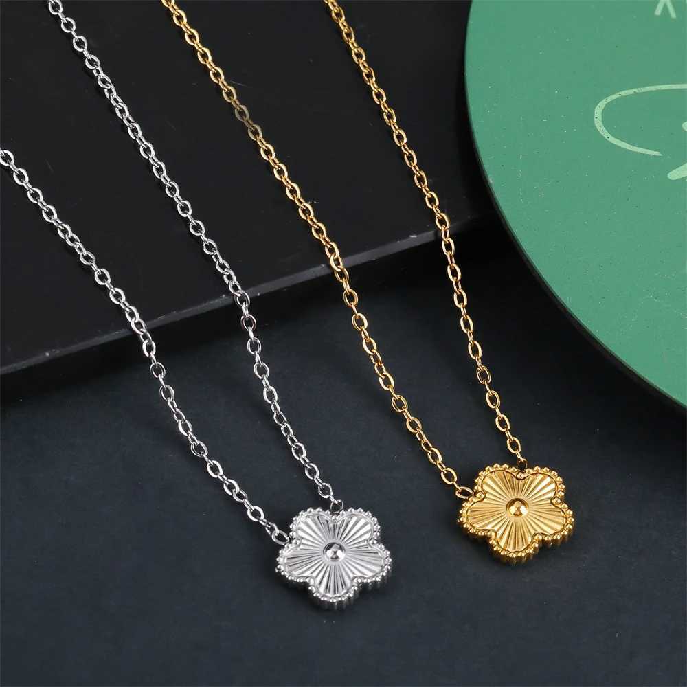 Bracelet Earrings Necklace Shining Plum Blossom Plant Five Leaf Plant Single Flower Jewellery Bracelet Necklace Earrings Set Ladies Stainless Steel Cl
