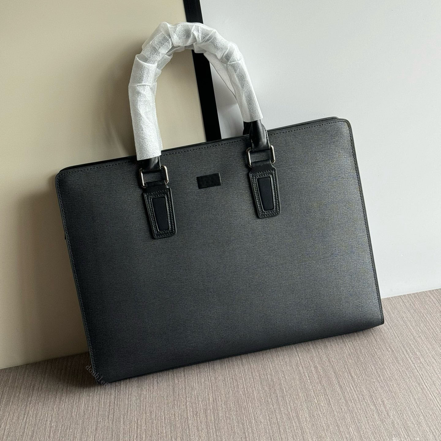 Luxury designer men's leather briefcase, classic business bag, messenger bag, shoulder bag, crossbody bag, work bag, outdoor bag, laptop bag, document case