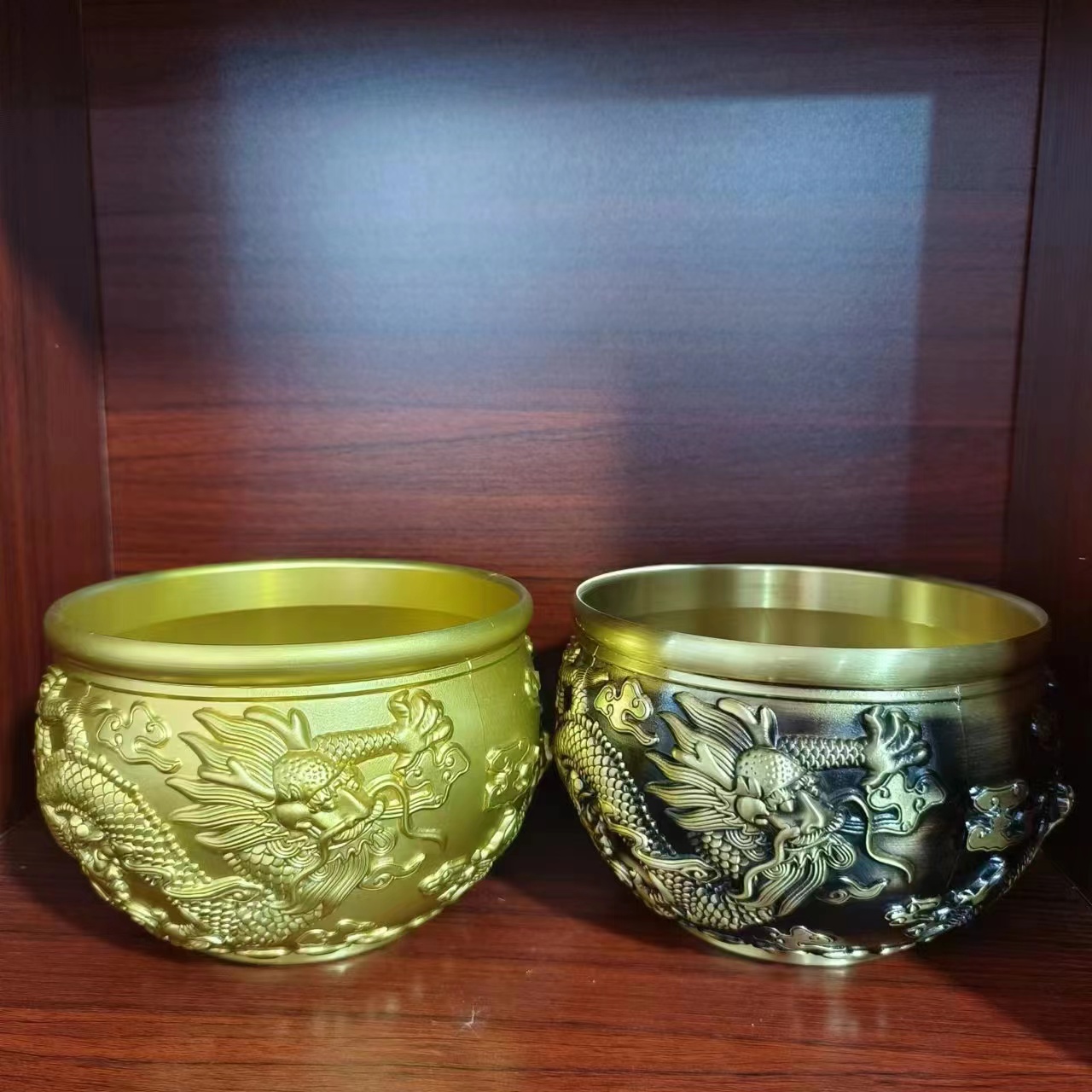 Brass dragon patterned copper cylinder for home use, attracting wealth and fortune, and luxurious hanging decorations in the office and living room