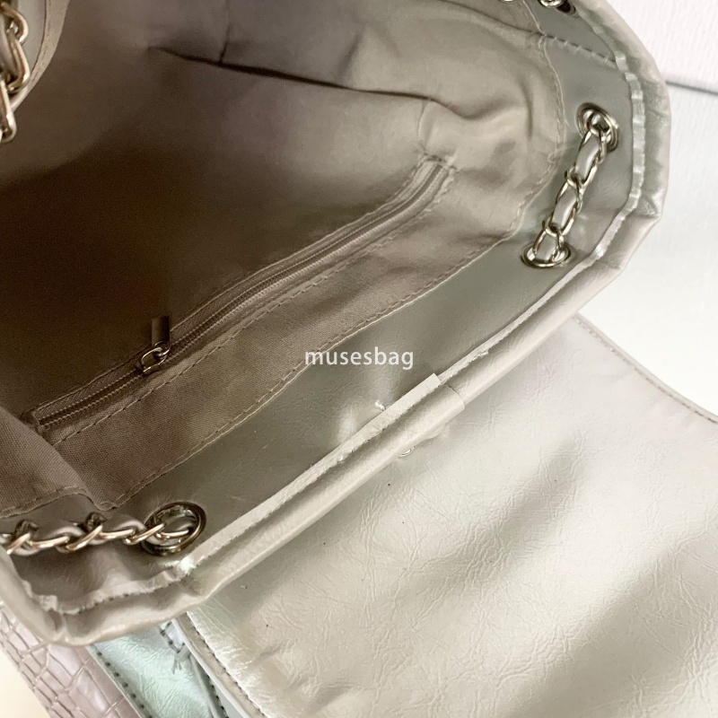 High end women's high-end sweet and cool spicy girl millennium backpack new niche fashion practical backpack student commuting versatile shoulder
