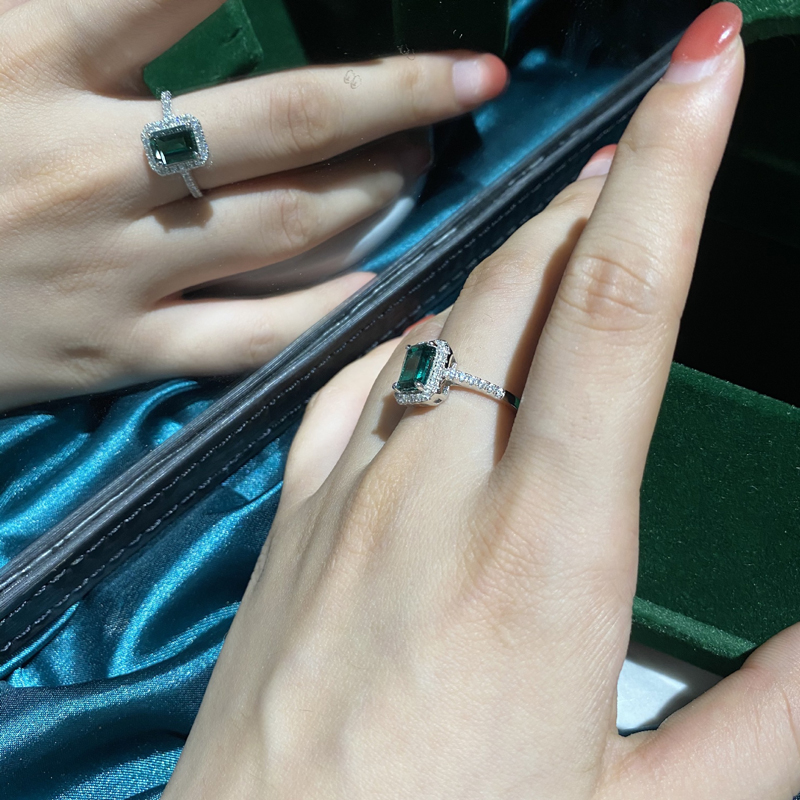 Cluster Rings UMQ Vintage Sterling Sier Created Moissanite Emerald Gemstone Engagement Wedding Ring Fine Jewelry Wholesale