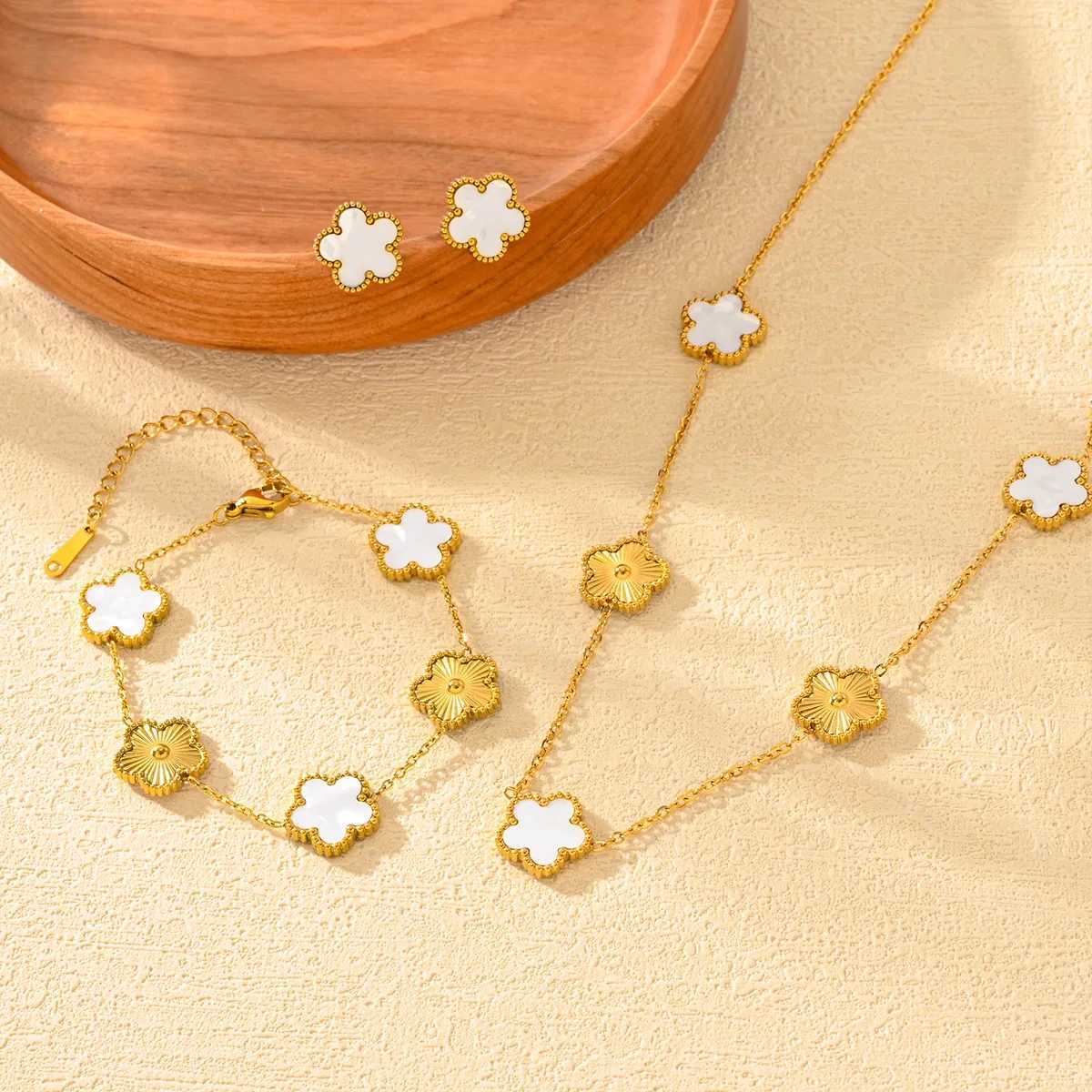 Bracelet Earrings Necklace Unique Design Splicing Plum Blossom Plant Five Leaf Flower Jewelry Set For Women Stainless Steel High-Quality Accessories C