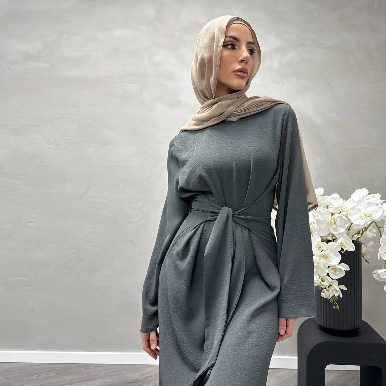 2024 Saudi Arabia Muslim Modest Dress for Women Ramadan Dubai Abaya Islam Solid Color Prayer Clothing Fashion Turkey Plain Gown 240701