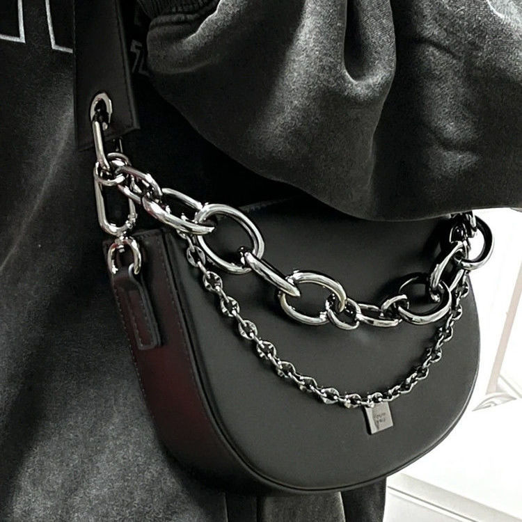 Women Bag PU Chains Black Fashion Shoulder Bag Pures and Bags Crossbody Girls Bag Office Lady Women Bags Euro-America Style