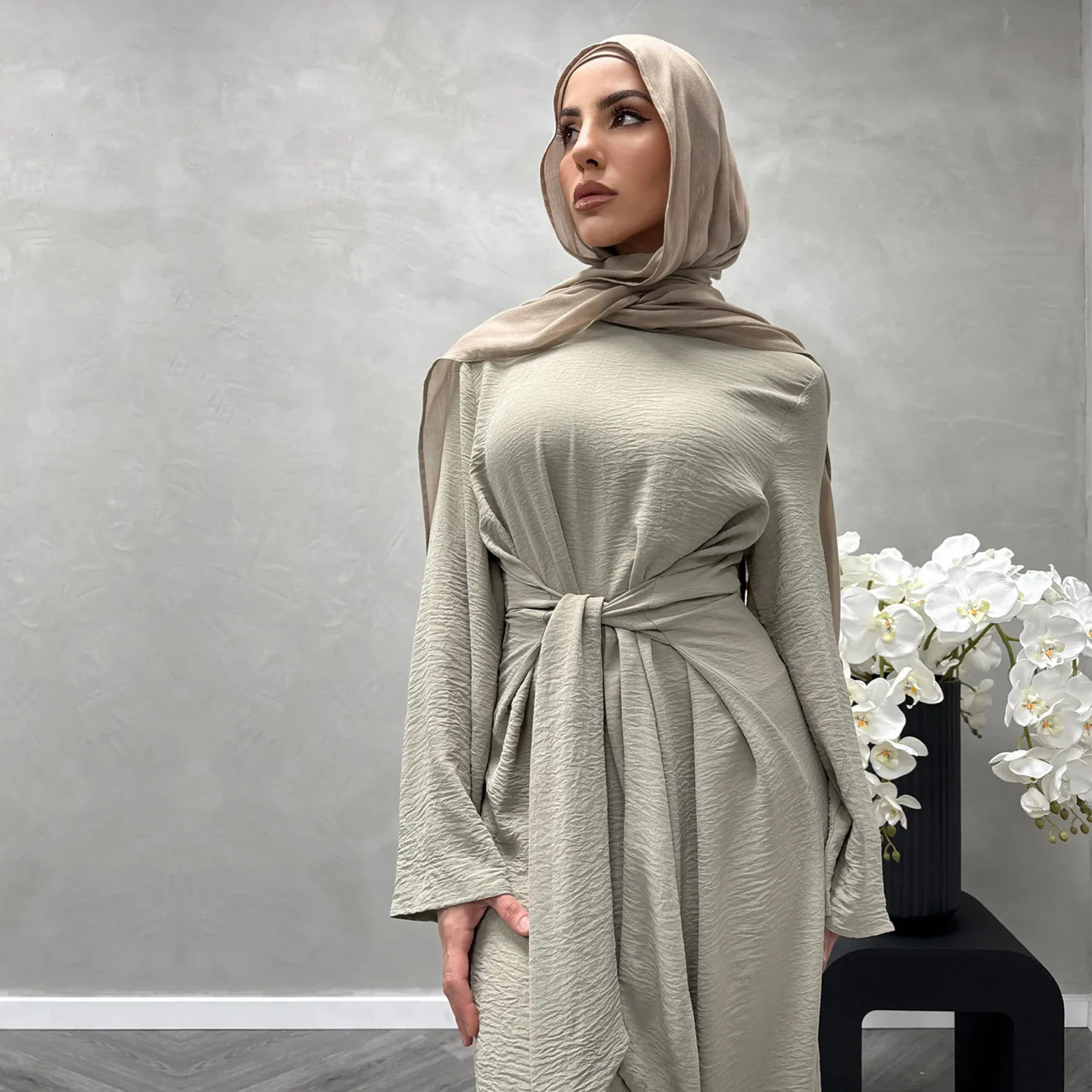 2024 Saudi Arabia Muslim Modest Dress for Women Ramadan Dubai Abaya Islam Solid Color Prayer Clothing Fashion Turkey Plain Gown 240701
