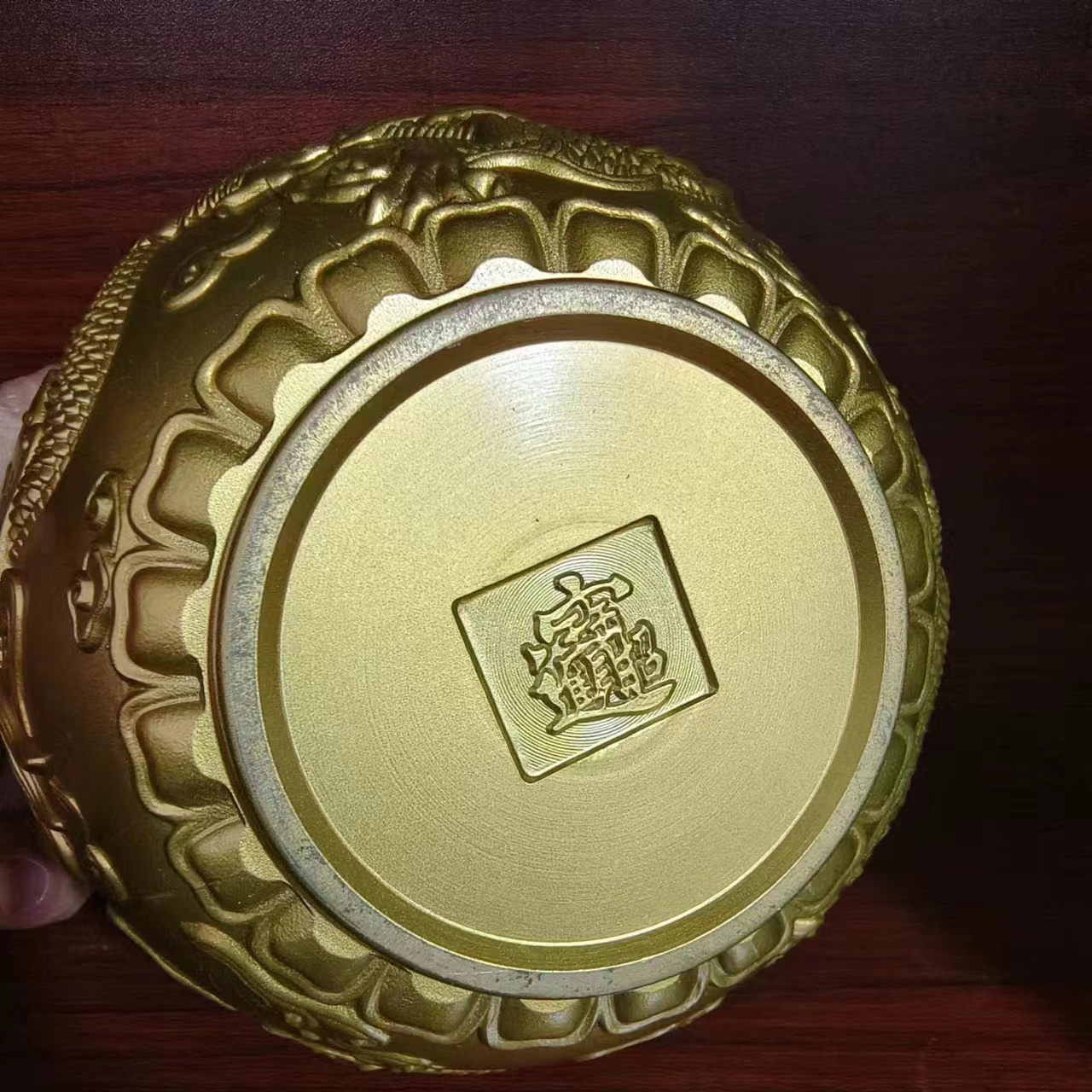 Brass dragon patterned copper cylinder for home use, attracting wealth and fortune, and luxurious hanging decorations in the office and living room