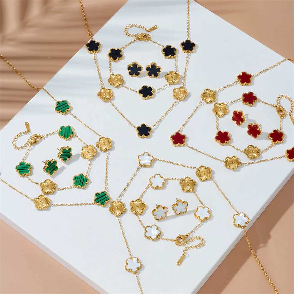 Bracelet Earrings Necklace Unique Design Splicing Plum Blossom Plant Five Leaf Flower Jewelry Set For Women Stainless Steel High-Quality Accessories C