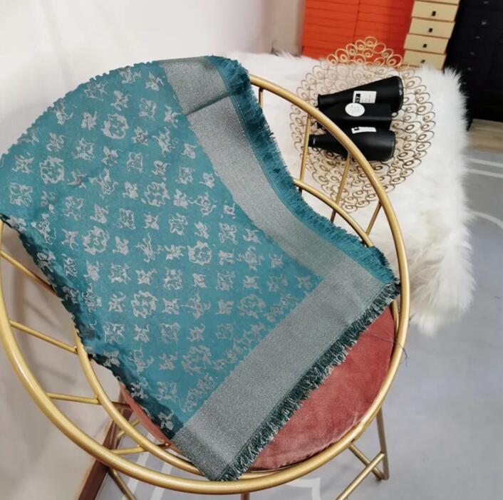 Luxury Women Silk Wool Autumn Winter Scarves Designer Fashion Square Scarf 140 X 140cm Classical Style Versatile Shawl Pashmina13 Colors