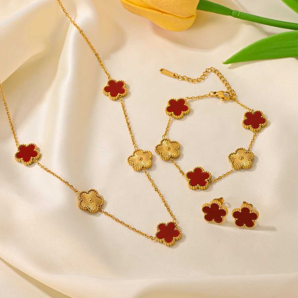 Bracelet Earrings Necklace Unique Design Splicing Plum Blossom Plant Five Leaf Flower Jewelry Set For Women Stainless Steel High-Quality Accessories C