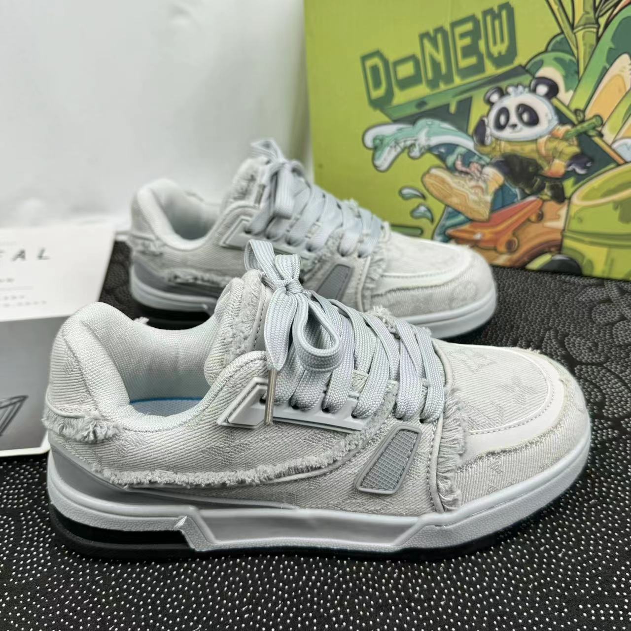Ddmytiger The 2024 new spring charcoal grey denim beamed retro breadshoe for a couple and a niche sporty casual board shoe for a man