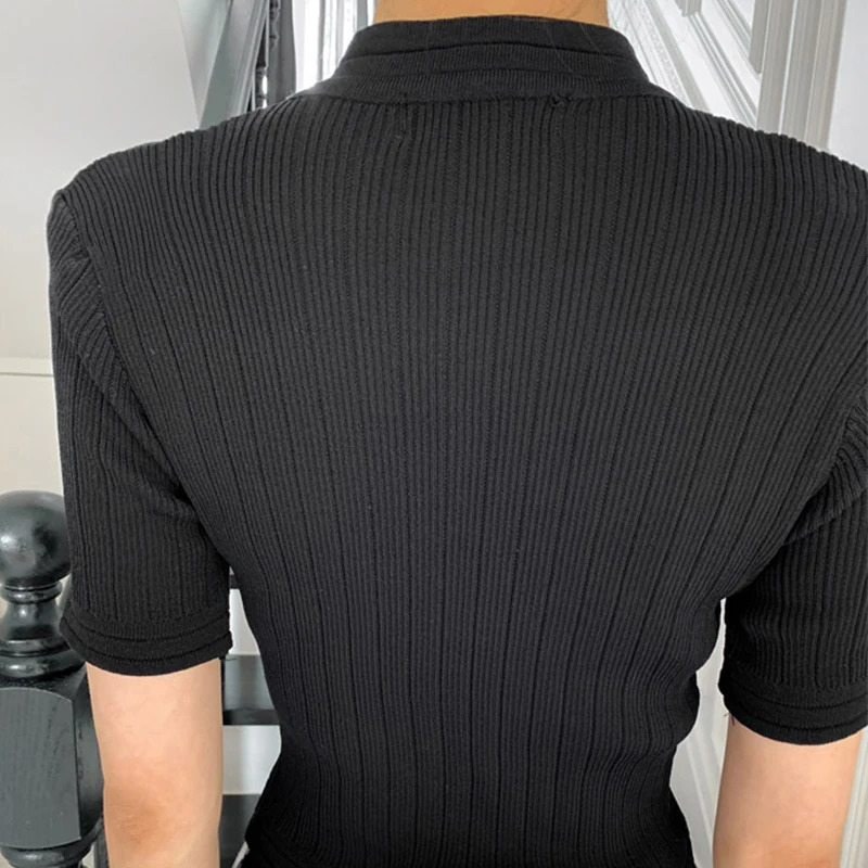 Golden Button Cropped Cardigan Woman Chic Shortsleeve Knit Tops Korean Elegant Runway Single Breasted Pink Sweater Coat 240701wtt