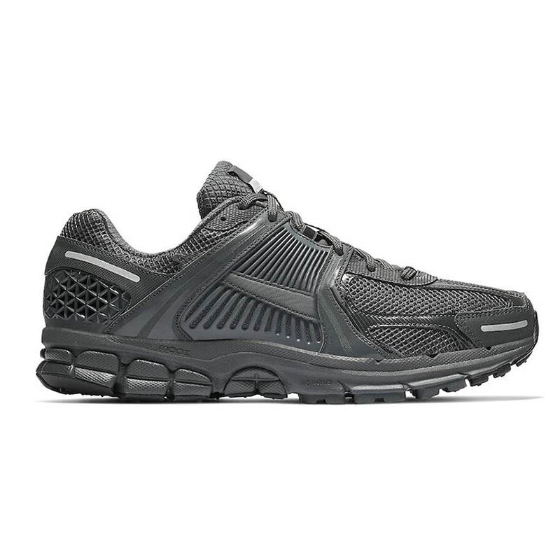 Man Women Vomero 5 Running Shoes designer sneakers Supersonic Dark Grey Photon Dust Metallic Sier 520 Pack Pink Foam Hot Punch flat platform sports tr