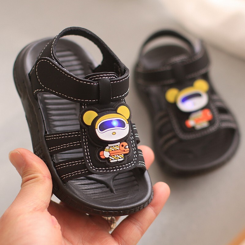 Summer New Cartoon Cute Boys Baby Sandals with Lights 1-3 Year Old Soft Sole Anti slip Children's Beach Shoes
