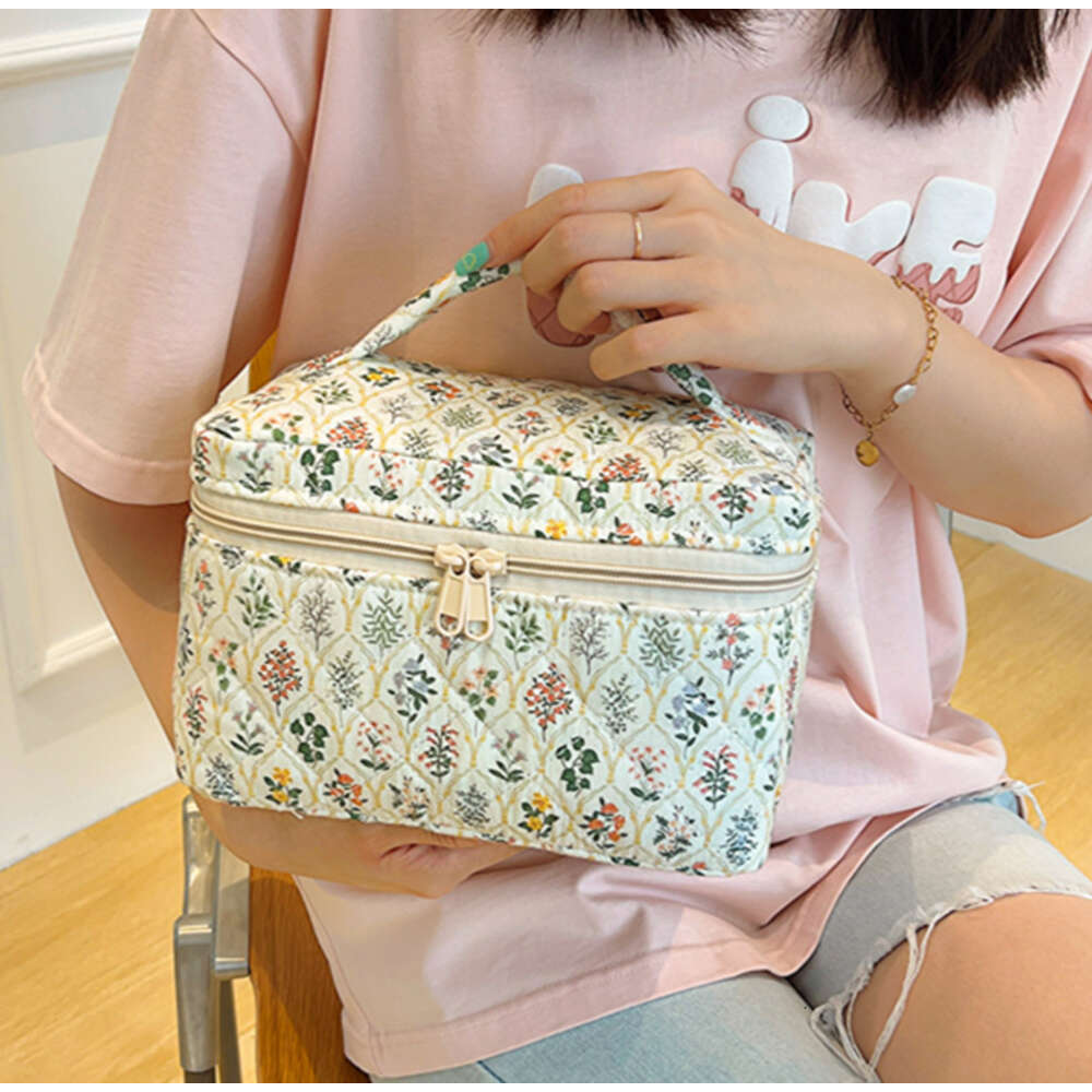 Korean Floral Organizer Cotton Padded Cosmetic Cute Large Make Up Zipper Square Handbag Soft Women Storage Bag H7.4#21