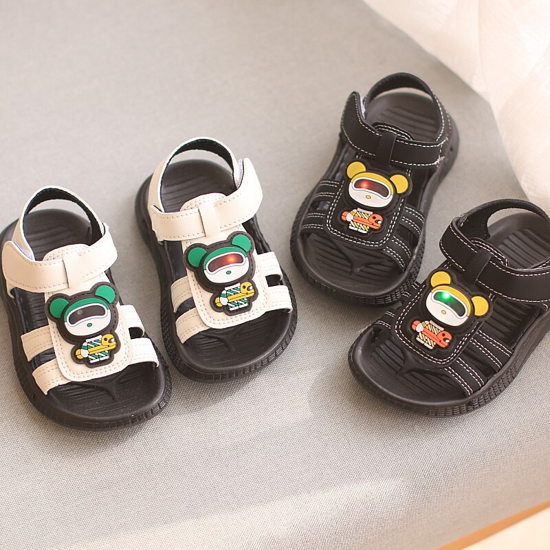 Summer New Cartoon Cute Boys Baby Sandals with Lights 1-3 Year Old Soft Sole Anti slip Children's Beach Shoes
