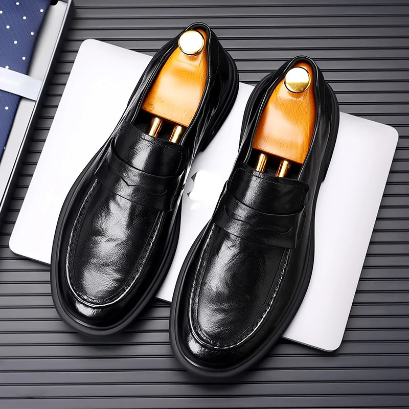 Original Mens Business England Casual Leather Shoes Driving Shoes Breathable Comfortable Slip on Casual Shoes Flat Bottom 240703