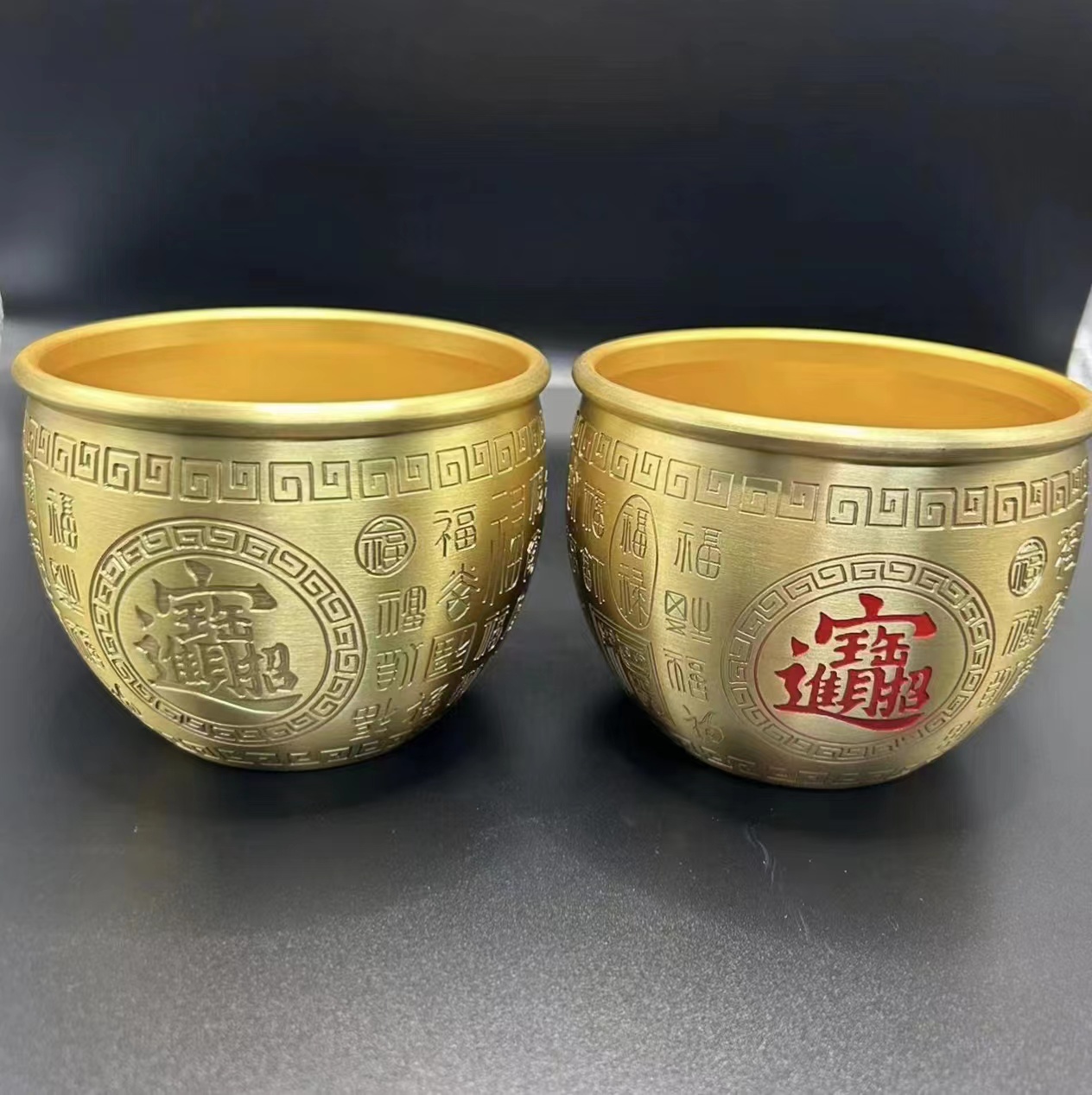 Business is booming, opening gifts, hundred lucky jars, brass rice jars, wealth seeking treasures, home decorations, foyer living room feng shui ornam
