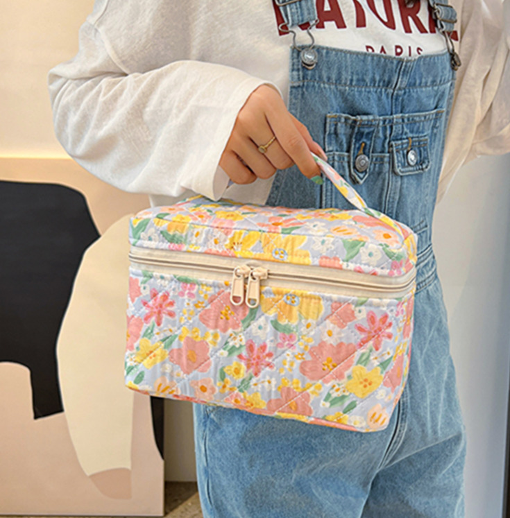 Korean Floral Organizer Cotton Padded Cosmetic Cute Large Make Up Zipper Square Handbag Soft Women Storage Bag H7.4#21