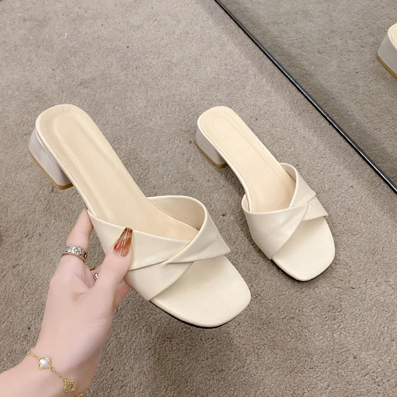 Summer Fashion Open Toe Solid Color Simple Leather Surface Versatile Candy Color Large Slippers Square Heel Shoes Women 240704