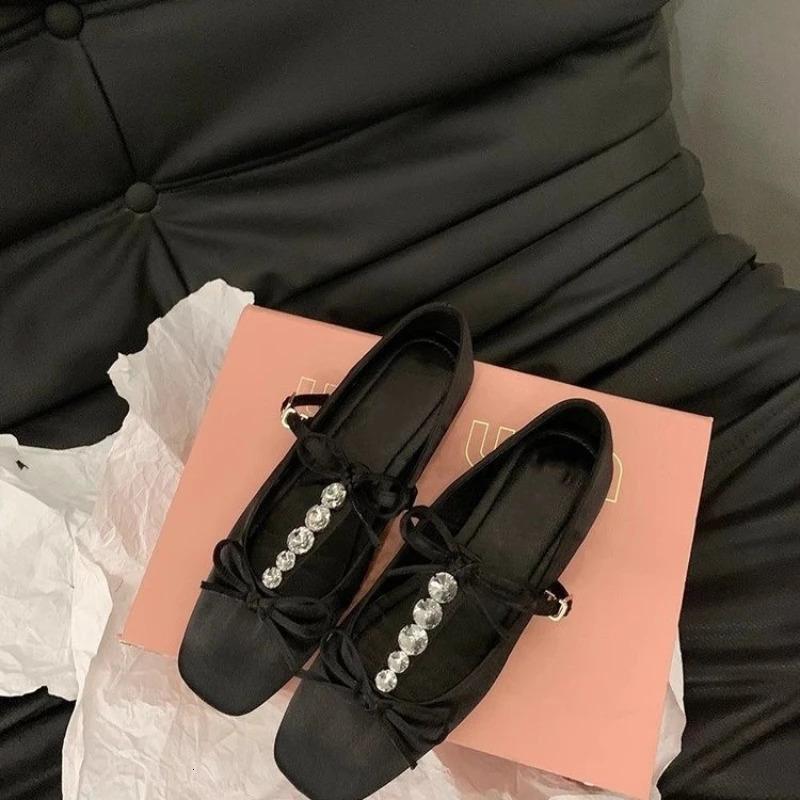 Square Head Shallow Mouth Satin Beautiful Temperament Fairy Night Wind Soft Flat Rhinestone Non-slip Breathable Womens Shoes 240703