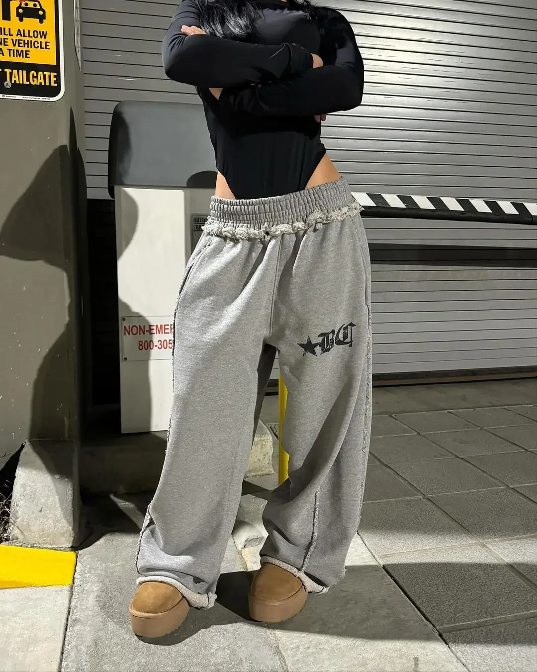 Simple solid color personalized casual sports pants fitness American retro trendy street hiphop home straight wideleg 240702