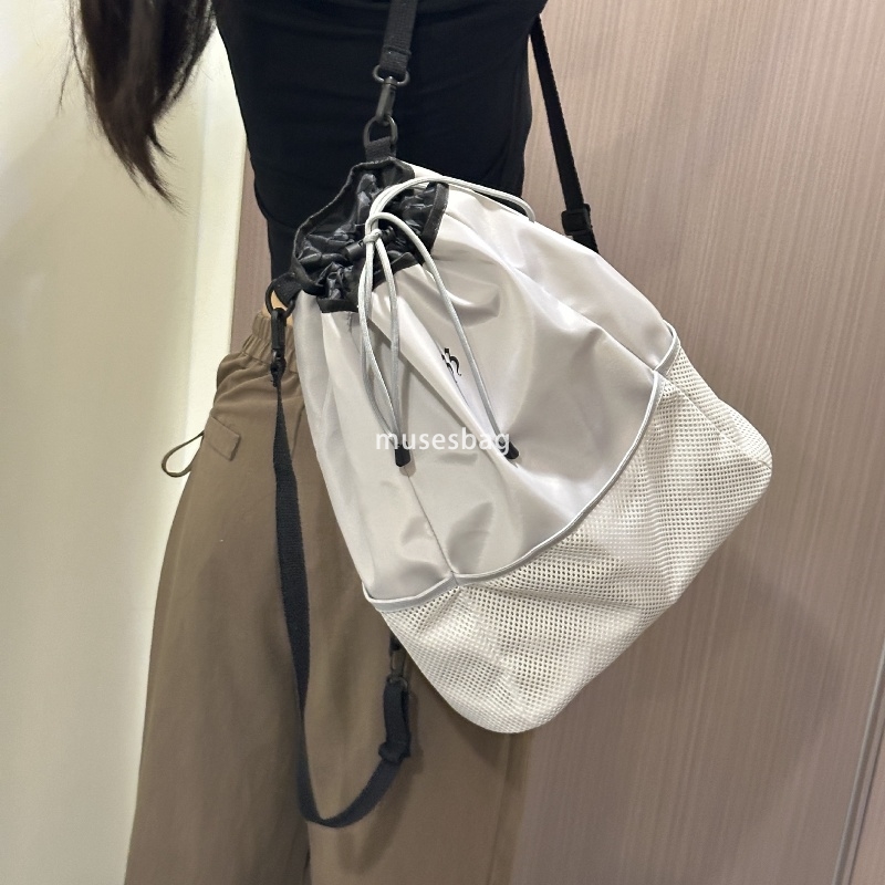 High quality women's high-end waterproof cloth Oxford cloth new high-capacity backpack with large capacity sports and leisure backpack drawstring