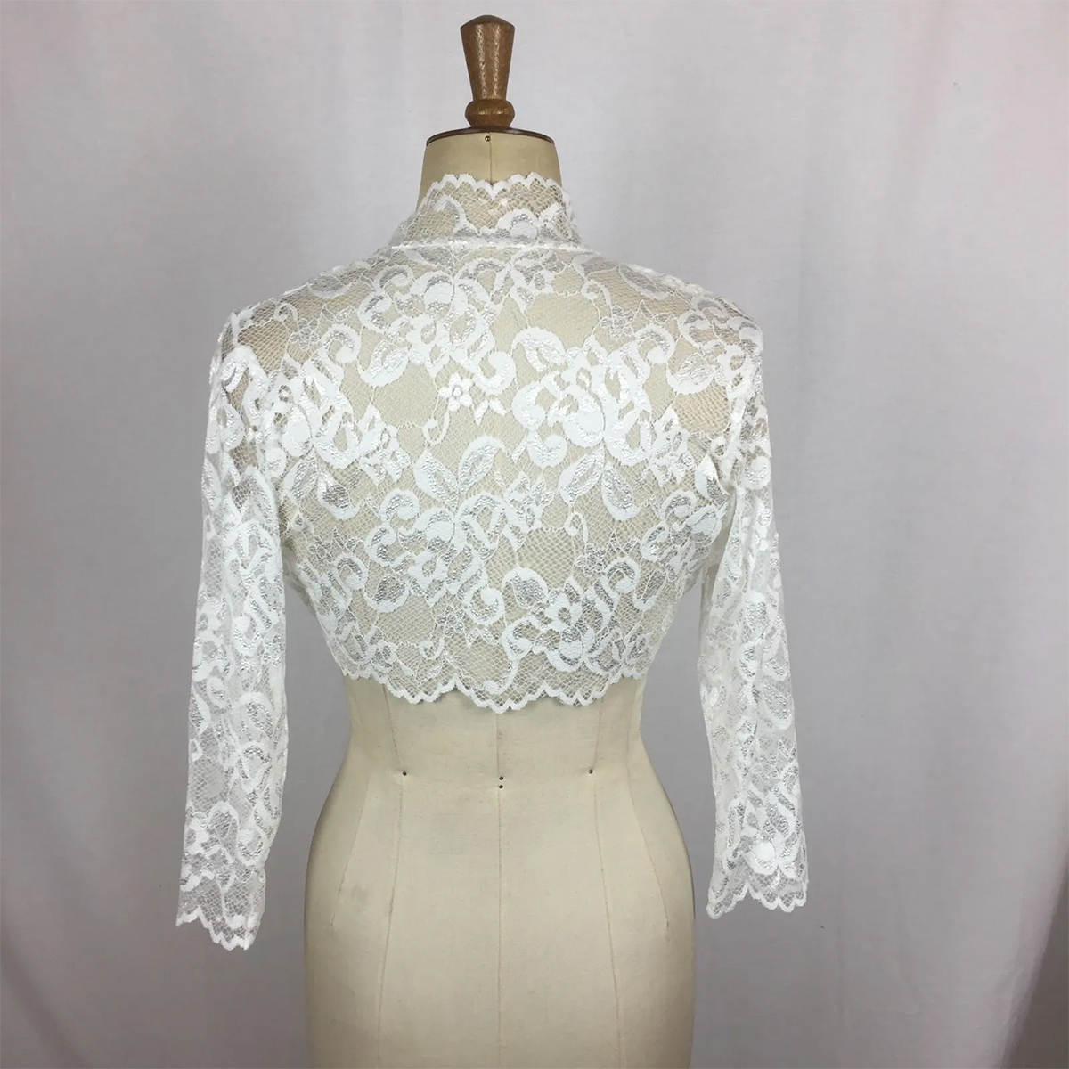 Bridal Wedding Capes Jacket Lace Appliques Bride Wraps Wedding Cloak With Arm Hole Long Sleeve Wedding Accessories