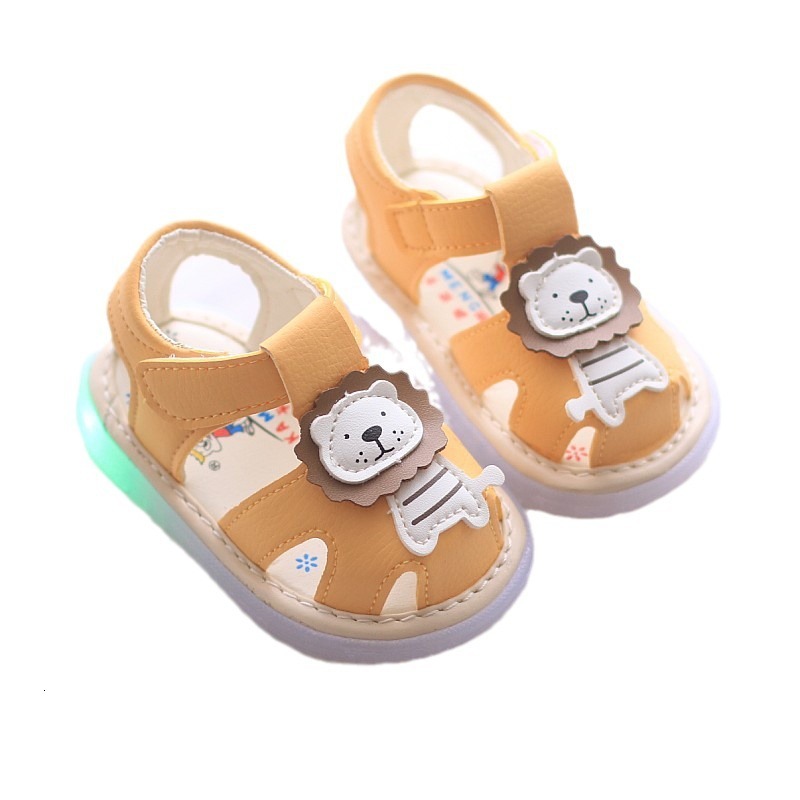 Boys, girls, babies, summer sandals, children's small lion with soft soled, toe wrapped learning shoes, flashing light, non slip baby shoes F704-