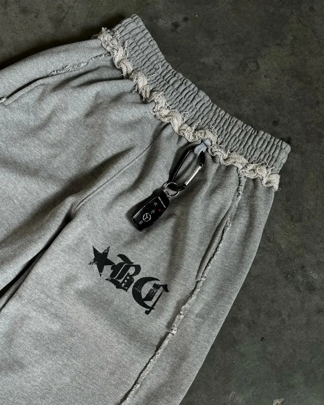 Simple solid color personalized casual sports pants fitness American retro trendy street hiphop home straight wideleg 240702