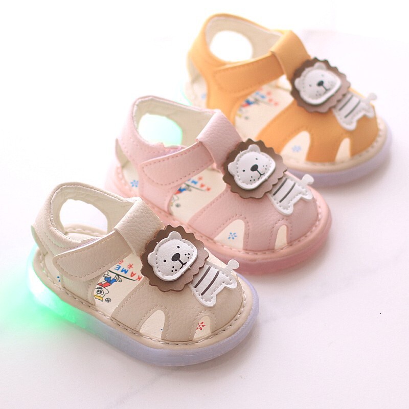 Boys, girls, babies, summer sandals, children's small lion with soft soled, toe wrapped learning shoes, flashing light, non slip baby shoes F704-