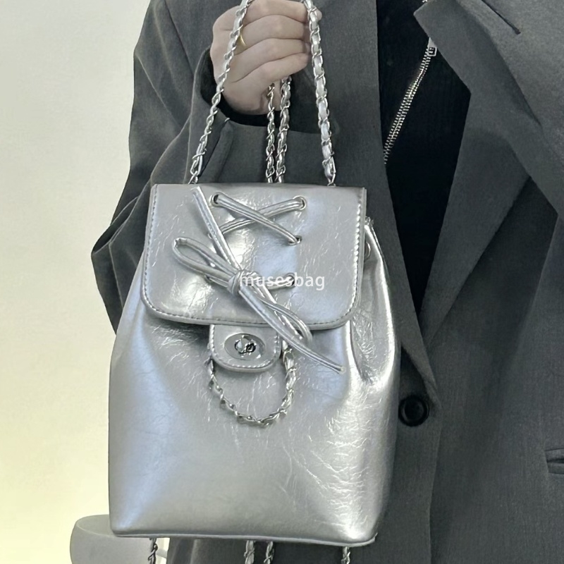 High end women's temperament small fragrant style bow practical leisure backpack new girl niche design high-end sense chain portable fashion back