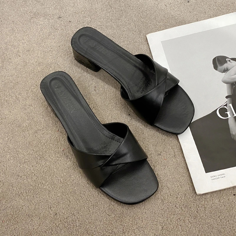 Summer Fashion Open Toe Solid Color Simple Leather Surface Versatile Candy Color Large Slippers Square Heel Shoes Women 240704