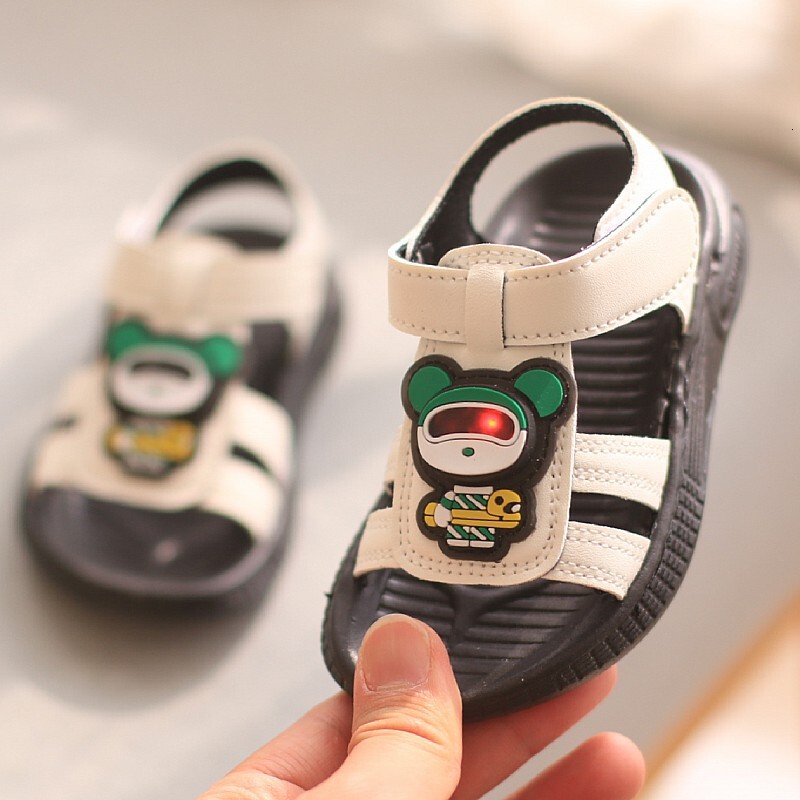 Summer New Cartoon Cute Boys Baby Sandals with Lights 1-3 Year Old Soft Sole Anti slip Children's Beach Shoes