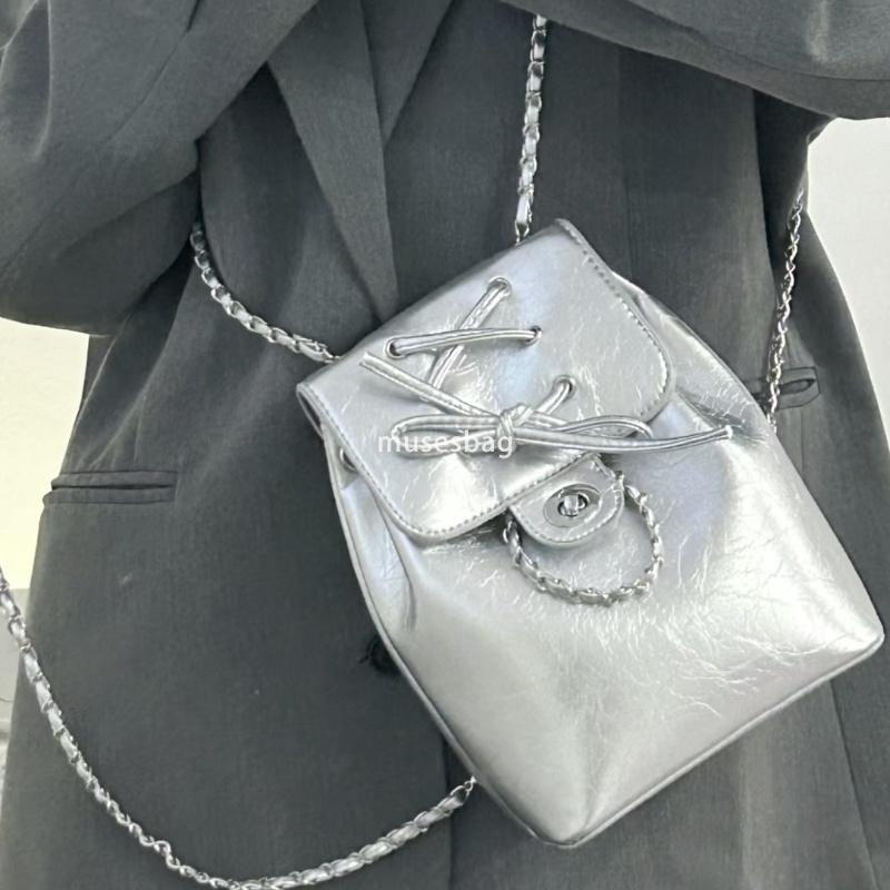 High end women's temperament small fragrant style bow practical leisure backpack new girl niche design high-end sense chain portable fashion back