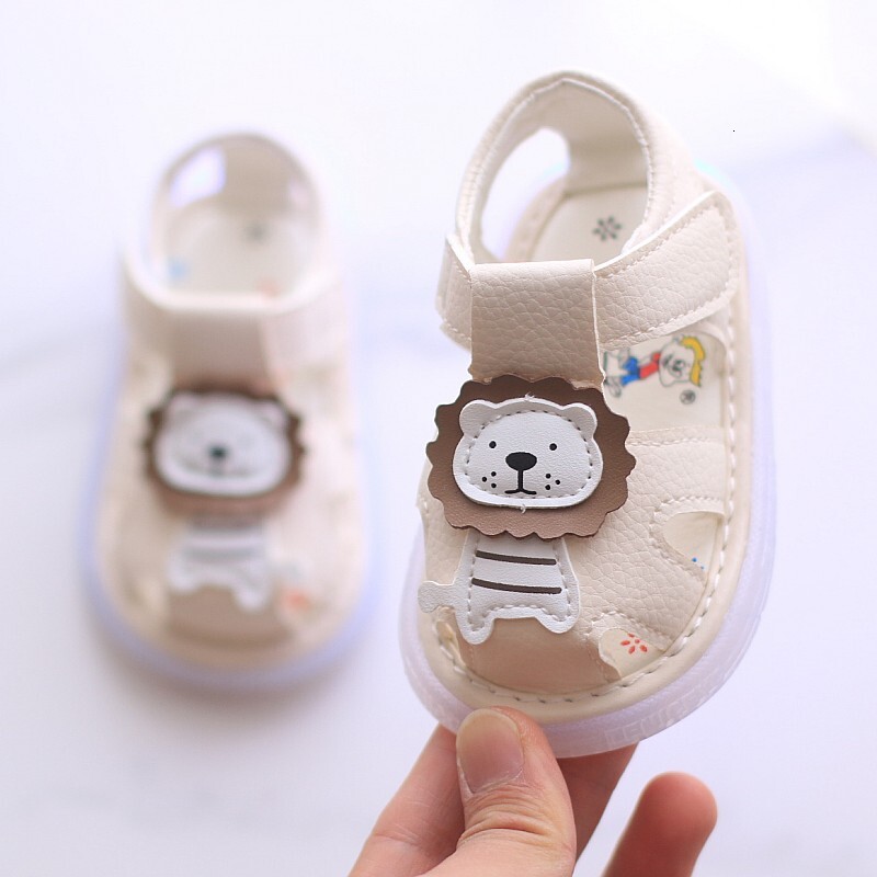 Boys, girls, babies, summer sandals, children's small lion with soft soled, toe wrapped learning shoes, flashing light, non slip baby shoes F704-