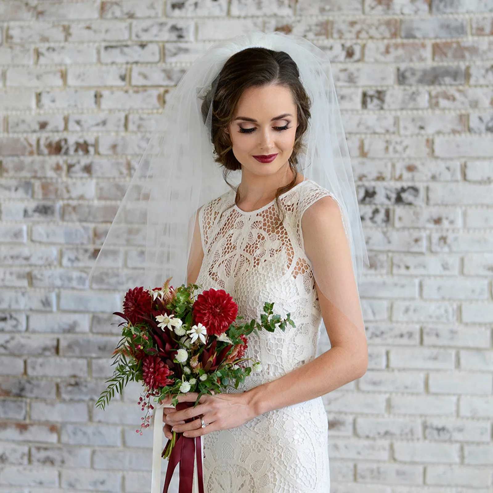 Wedding Hair Jewelry Short Bridal Veils with Blusher 2 Tier Cut Edge Wedding Veil Shoulder Length Wedding Accessories for Bride Free Shipping V26