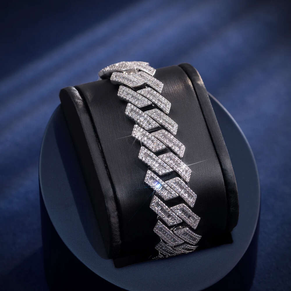 Hand Crafted Baguette Cut Cuban Link Chain Vvs Moissanite 19mm Iced Out Cuban Link Chains